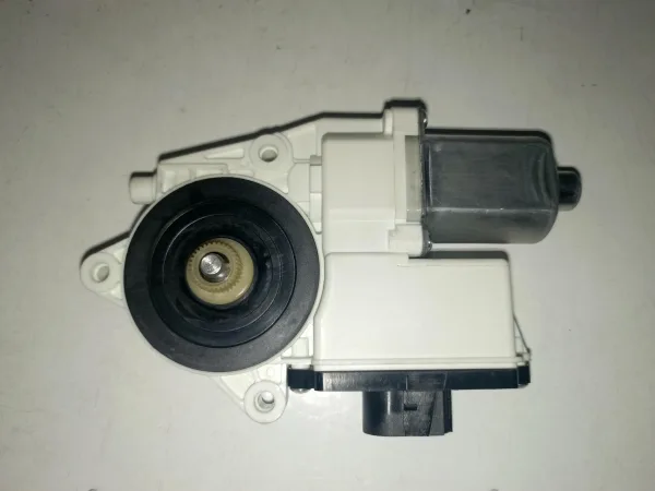 Мотор стеклоподъемника S&K GMBH SK-4520036-01 для грузовых автомобилей DAF