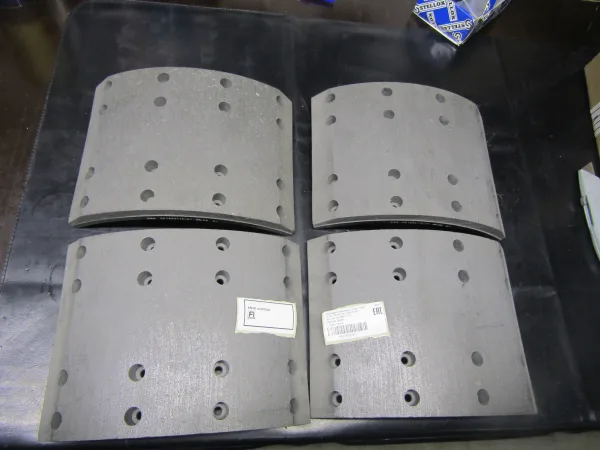 Тормозные накладки S&K GMBH SK1993110-01 413×178 мм с заклёпками